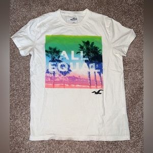 Hollister Short Sleeve.